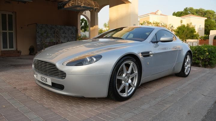 main_image of Aston Martin Vantage (Manual)