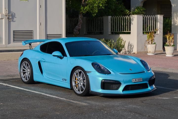 main_image of Porsche Cayman GT4