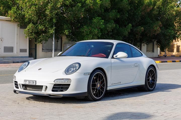 main_image of Porsche 911 Carrera GTS